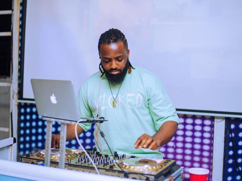 DJ soiree